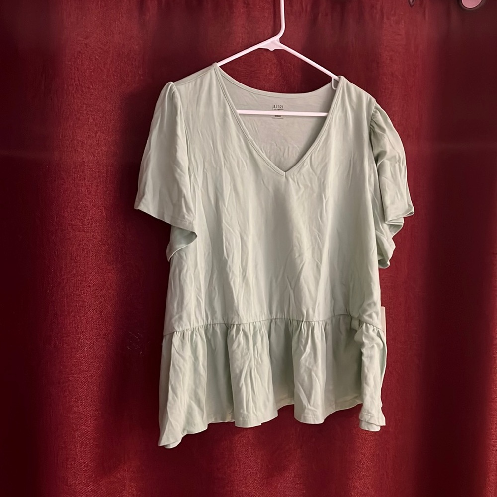 Women’s tee flared bottom